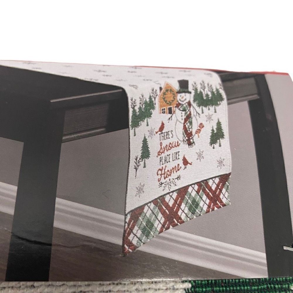 HOLIDAY STYLE Tapestry Runner 13”X68” 33cmX172cm‎ There’s Snow Place Like Home